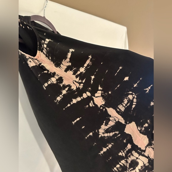 Gypsy 05 x Revolve Sleeveless Silk Top Black with Tye Die Feature Size XS - Picture 4 of 5